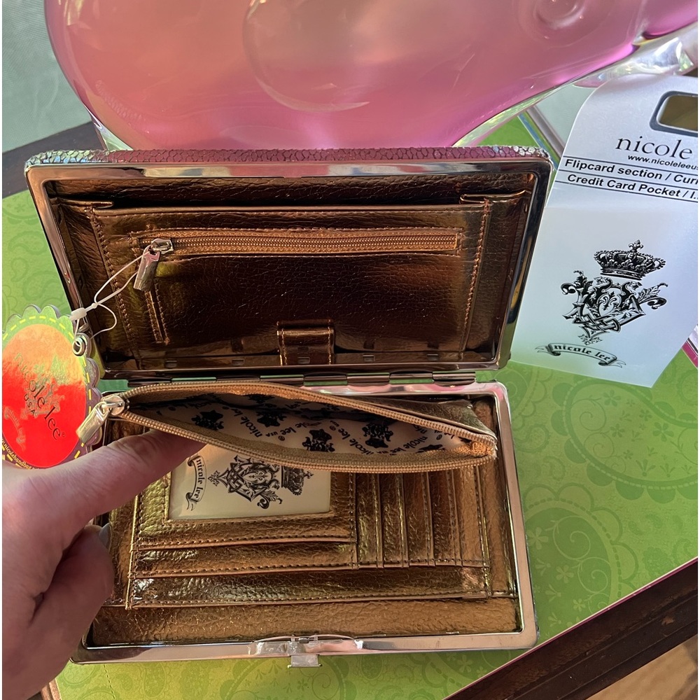 BNWT Nicole Lee clutch with Amazing design outside and inside.Lots of space.